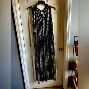 Plus sized 2X black and off white dress tiered long